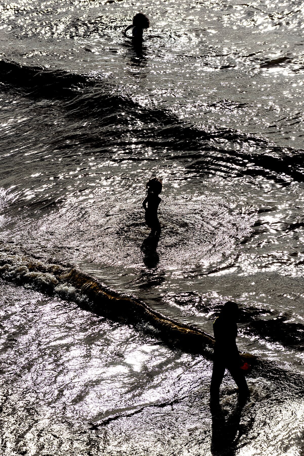 3 girls in the Noordzee.